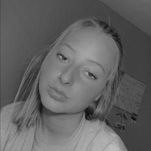 Meet your Posher, Avery